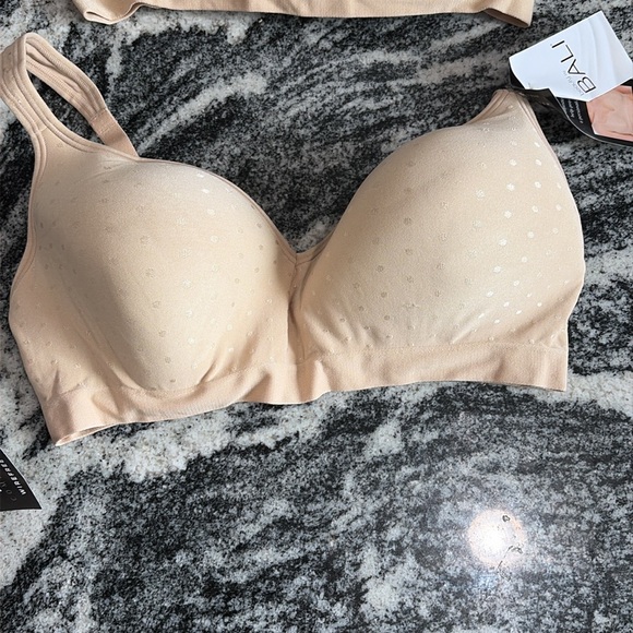 Lot  bundle of 3 Beauty by Bali Women's Foam Wirefree Bra size 38D B540 - Picture 2 of 7